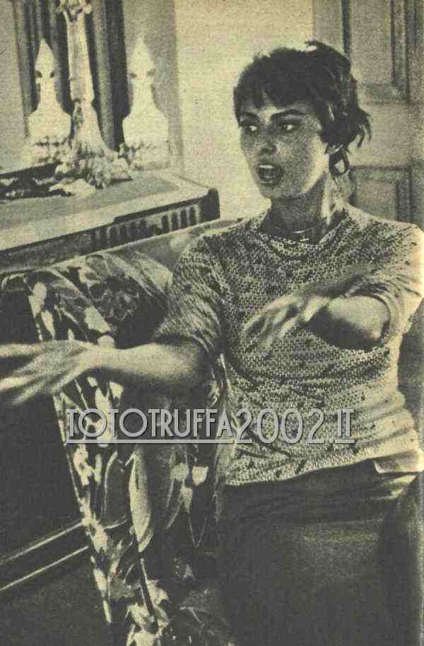 1957 07 18 Tempo Sofia Loren f1