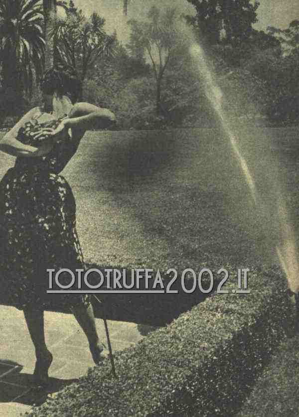 1957 07 18 Tempo Sofia Loren f4