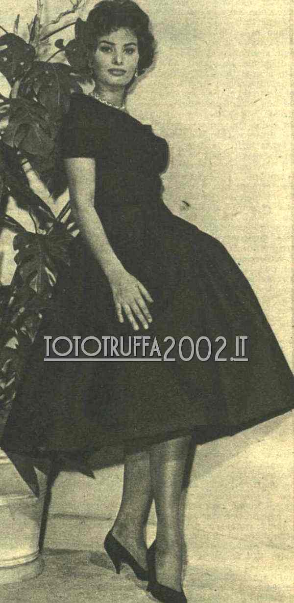 1958 04 15 Tempo Sofia Loren f2