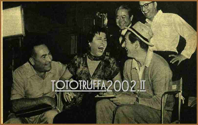 1954 11 28 Epoca Anna Magnani f4